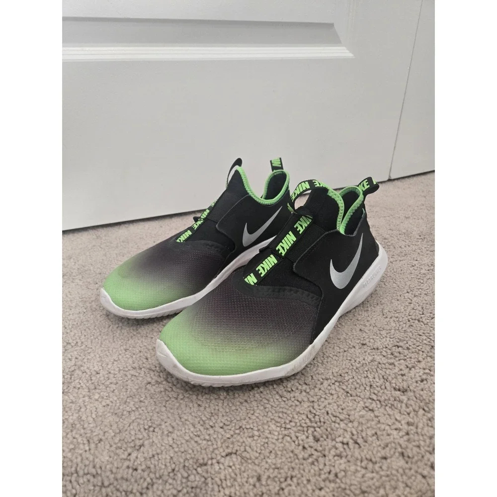 Nike Flex Runner Athletic Shoes 7YY Black Grey Volt Green Slip On  AT4662-020